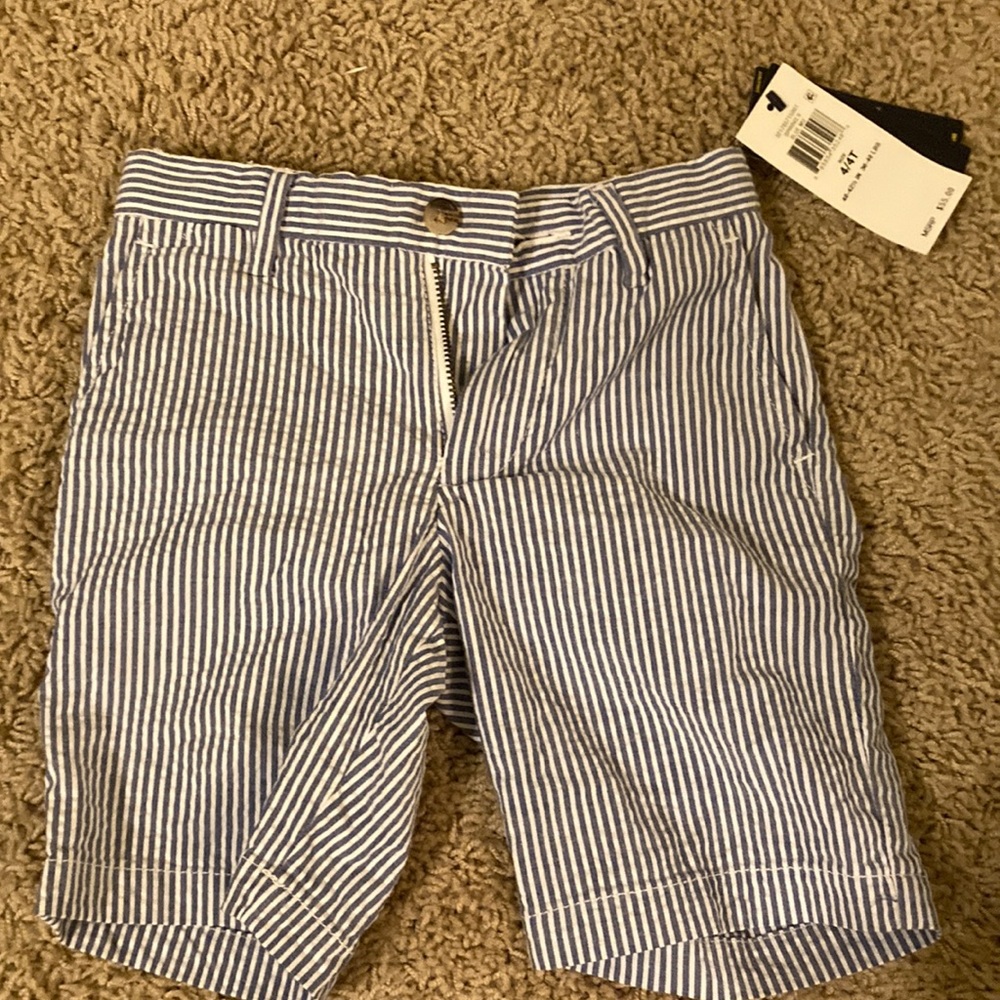 Cute Seersucker shorts! Size 4T Ralph Lauren